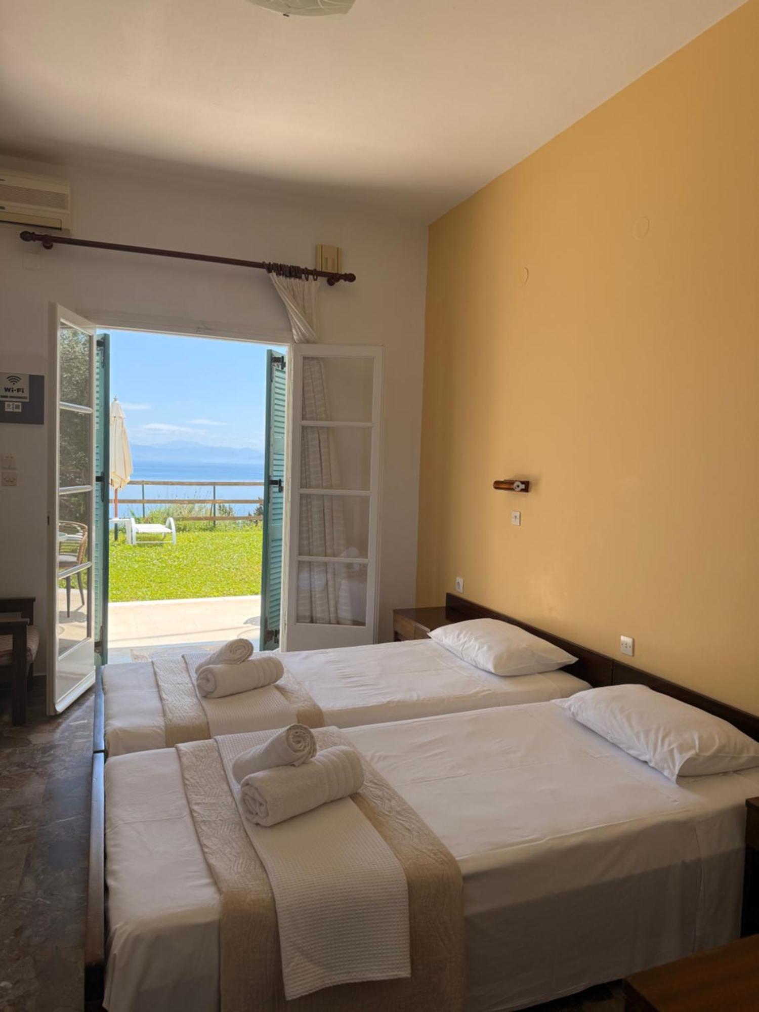 Nikoli Apartments Benitses  Ngoại thất bức ảnh