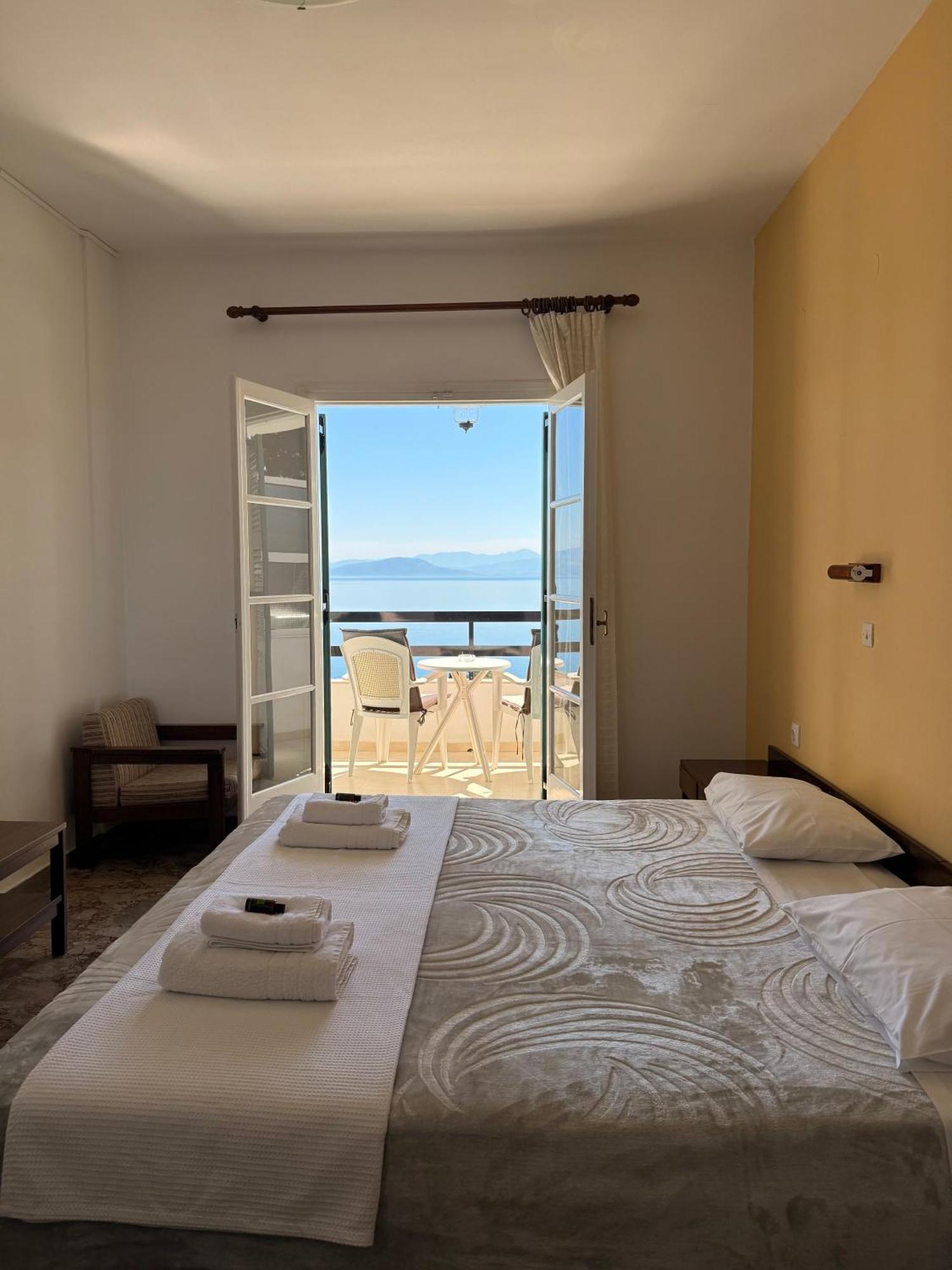 Nikoli Apartments Benitses  Ngoại thất bức ảnh